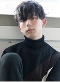 黒髪メンズショートメンズカットセンターパートツーブロ刈り上げ