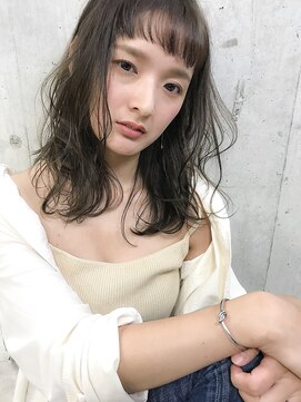 ルノン(LUNON) ブルージュで抜け感たっぷりミディに