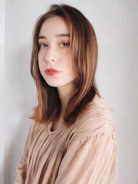 ベルビアンカ(Belle BIANCA) BelleBIANCA 　外ハネセンターパートロブヘアby亀山