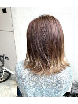 ビーヘアー(BE hair) 外ハネミディアム
