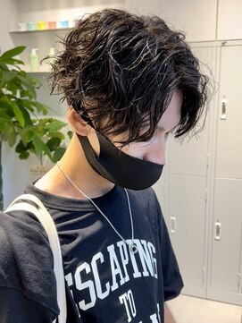 リップス 栄(LIPPS) ツイストスパイラルグリース仕上げツーブロック刈り上げ