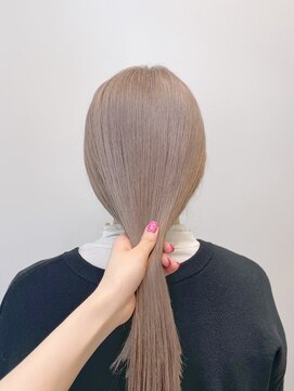 リノショアーズ 日本大通り店(RINOSHORES) ホワイトミルクティーブロンドストレートロング大人可愛い