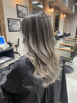 サニー 渋谷(SUNNY)&nbsp;バレイヤージュ、ハイライト、レイヤーロング、グレーベージュ