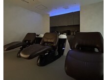 グランビューティー 美髪クリニック(GRAN BEAUTY)の雰囲気（極上のフルフラットシャンプー台で至福のひと時を…）