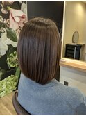 前下がり艶ボブ