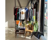 クルニエ(crenier)の雰囲気（店内で古着の販売を行っています、お気軽にチェックしてください）
