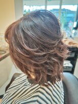 アンダウ(ANDEW)&nbsp;大人女性ミディアムレイヤースタイル