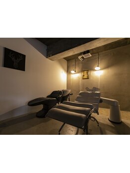 エイジレス・ダメージレスを叶える大人女性を虜にする上質サロン◇シックな店内で極上のサロンタイムを。
