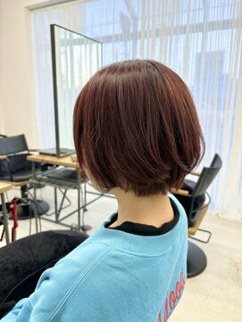 テラス トヨタ(Telasu Toyota) 軽めで丸みのあるショートボブとボルドーカラー◎