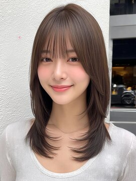 アビリタ(abilita) ミディアムレイヤースタイル 顔周りカット 前髪 透明感カラー