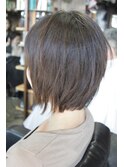 直毛の方でも動きが出せるニュアンスショートボブ