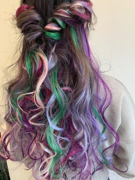 ウエスト オーランド(WEST O LAND) 春仕様の原色カラー