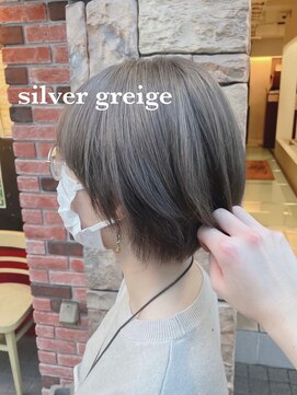 リー ルーチェ 布施(Lee Luce) シルバーグレージュ