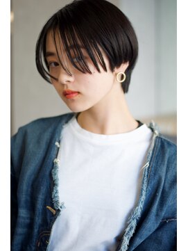 ウム(Umu) ハンサムショート/フェザーバング/フェイスレイヤー
