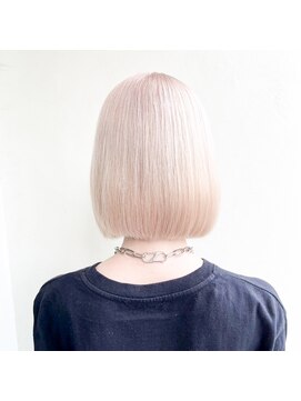 アヴァンス ジェイアール和歌山店(AVANCE.) ハイブロンド×ホワイトブリーチ×髪質改善カラー×ボブ