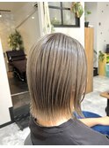 グレージュ系シャドウルーツ