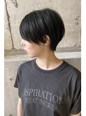 黒髪　イメチェン　小顔になれる　コンパクトハンサムショート