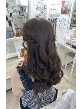 シピ(chipie) ハーフアップ ハーフツイン カチモリヘア シニヨン