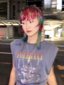 スノッブエンバンプ(snob enVAmp) レッドとグリーンのシャギーウルフ