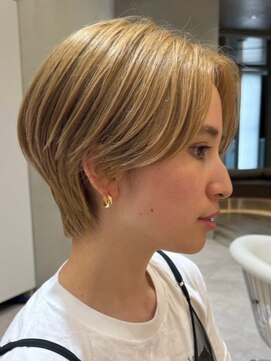 ソワネ 表参道(soigne) ハイトーンでも上品さのあるコンパクトショート