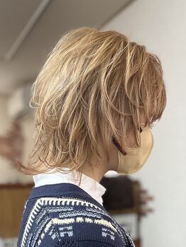 “再現性・デザイン性・フォルム”を重視したカット技術で、サロン帰りの仕上がりを自宅でも再現。