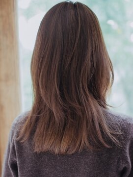 ヘアアンドリラクゼーション シャッセ(Hair&Relaxation SASE) 内巻きレイヤースタイル