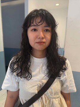 イト(ito) セミロングパーマ