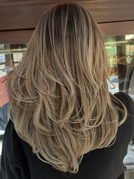 スリー(three) シャドウルーツ