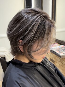 ゼウス(Zeus.) 海外ヘアーハッシュカットレイヤーカットハイライトカラー