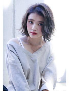 エイミー(Aimee) Aimee フェザーボブ×イノセントグレージュ