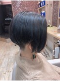 ブルーアッシュ/アシメショートスタイル ［延山瞳styling］