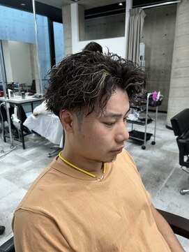 イーラ(era) アップバング×メッシュ×ツイストスパイラルパーマ