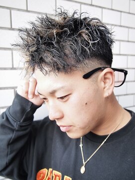 クオル 立川(QOL) ツイストスパイラル/フェード/ハイライト/眉毛/モヒカン