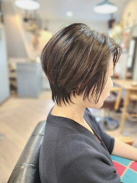 キートス(Kiitos) タイトくびれショートボブ