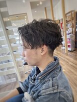 ヘアメイク コモレビ(hairmake komorebi) 【山本智文】ツイストスパイラルパーマセンターパート