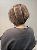 大人ショートボブ 白髪ぼかしハイライト 30代 40代 50代