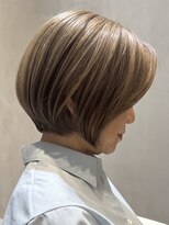 ソワネ 表参道(soigne)&nbsp;表参道白髪ぼかしハイライトミディアムボブアッシュグレー50代◎