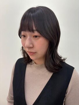 コンティロミー(CONTI ROMMY.) ミディアムレイヤーカットダークグレー韓国巻き◎20代～50代