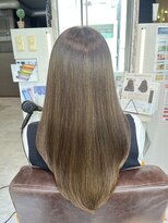ハナビ(hanabi) 40代ヘア 明るい白髪染め×髪質改善カラー ダメージ改善ロング
