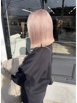 エラ(ere)&nbsp;【10代20代30代】ピンクカラー　切りっぱなしボブブリーチカラー