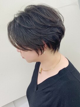 アヴァロン(AVALON) 30.40代にオススメ!前下がりミセスショート×ボタニカルデジパ