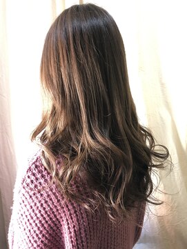 サーティーン(THIRTEEN) ツヤツヤ透明感ロング