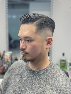 刈部倶楽舞 サイドパート/スキンフェード　メンズ/バーバー/フェード