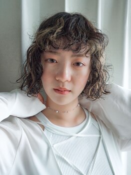 スイ(SUiii)の写真/【動きをつける。魅力広がる。】ファッションに馴染む、ココロ弾む。動き出す。パーマstyleで新しいジブン