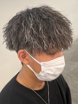 バース バイ ハピネス(BIRTH by happiness) 奈良men'sホワイトメッシュ縦落ちツイストスパイラルパーマ