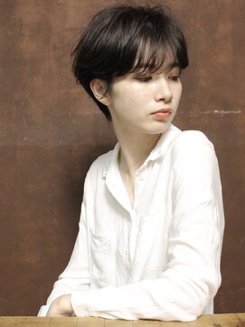 シアンデルカ(CYANDELUCCA) 耳掛けショートヘア