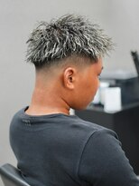 スラッシュ(SLASH)&nbsp;ツイストパーマ/短髪/ホワイトメッシュ/フェード/メンズ/姫路