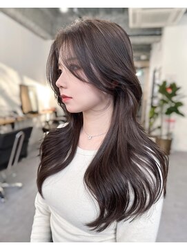 キティー サカエ(kiti SAKAE) グレージュ/レイヤーカット/ハッシュカット/オリーブベージュ/栄