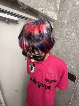 オーン 渋谷(OOn) 赤青デザイン