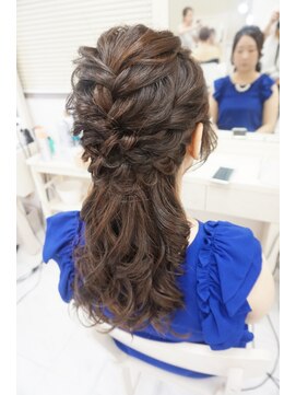 リサ 恵比寿(risa.) ルーズ束感ネオハーフアップ